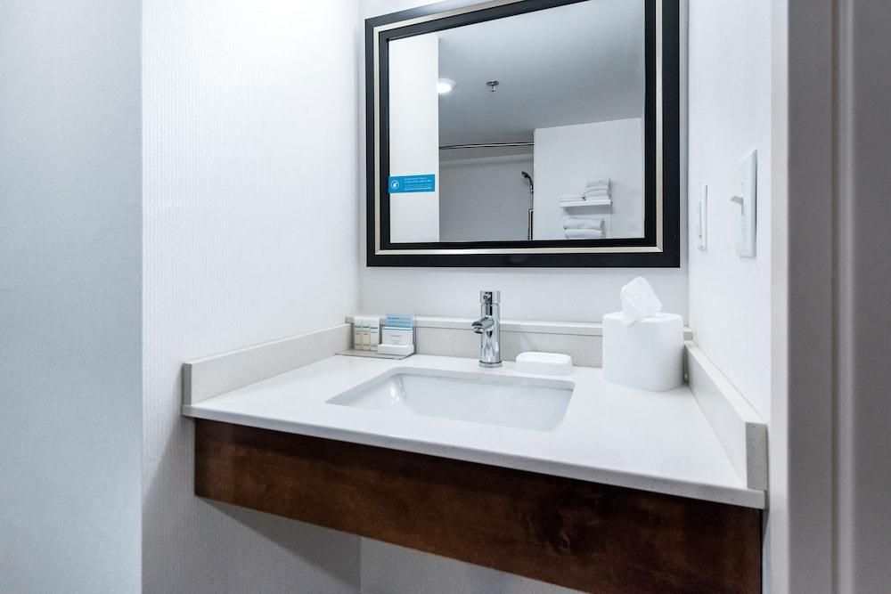 Hampton Inn Меридиан Экстерьер фото