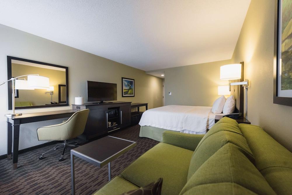 Hampton Inn Меридиан Экстерьер фото